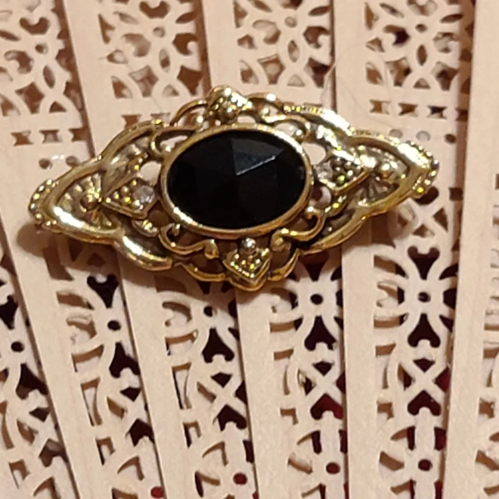 Vintage Brooch Gold & Black